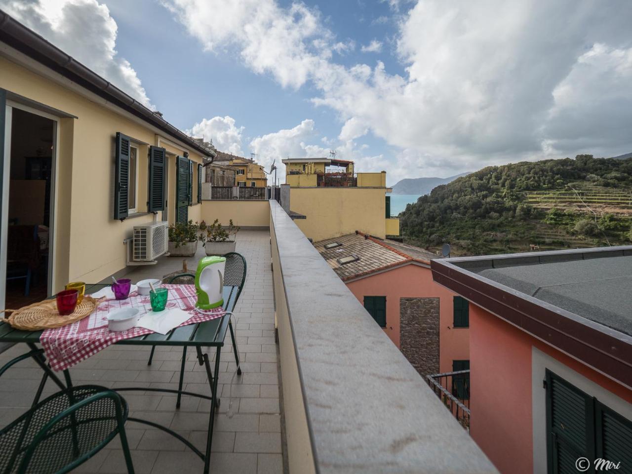 Affittacamere Le Terrazze Corniglia Exteriör bild