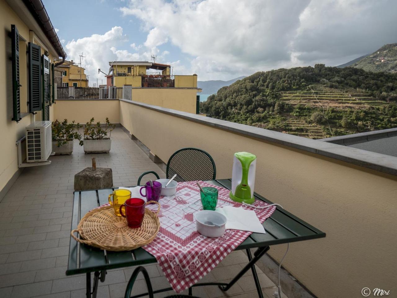 Affittacamere Le Terrazze Corniglia Exteriör bild